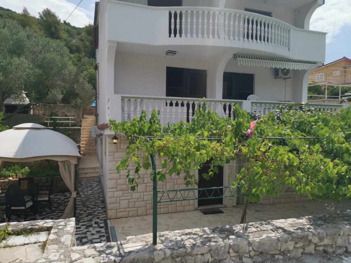 Apartment Ivan Marina Bagian luar foto