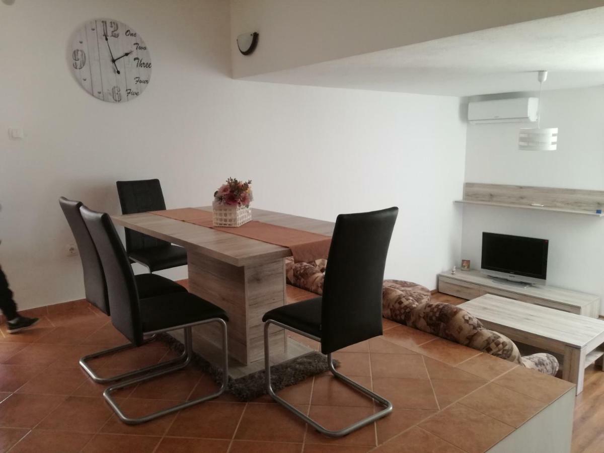 Apartment Ivan Marina Bagian luar foto